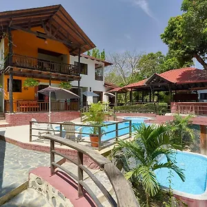 Villa Bayacanes En La Carretera La Vega